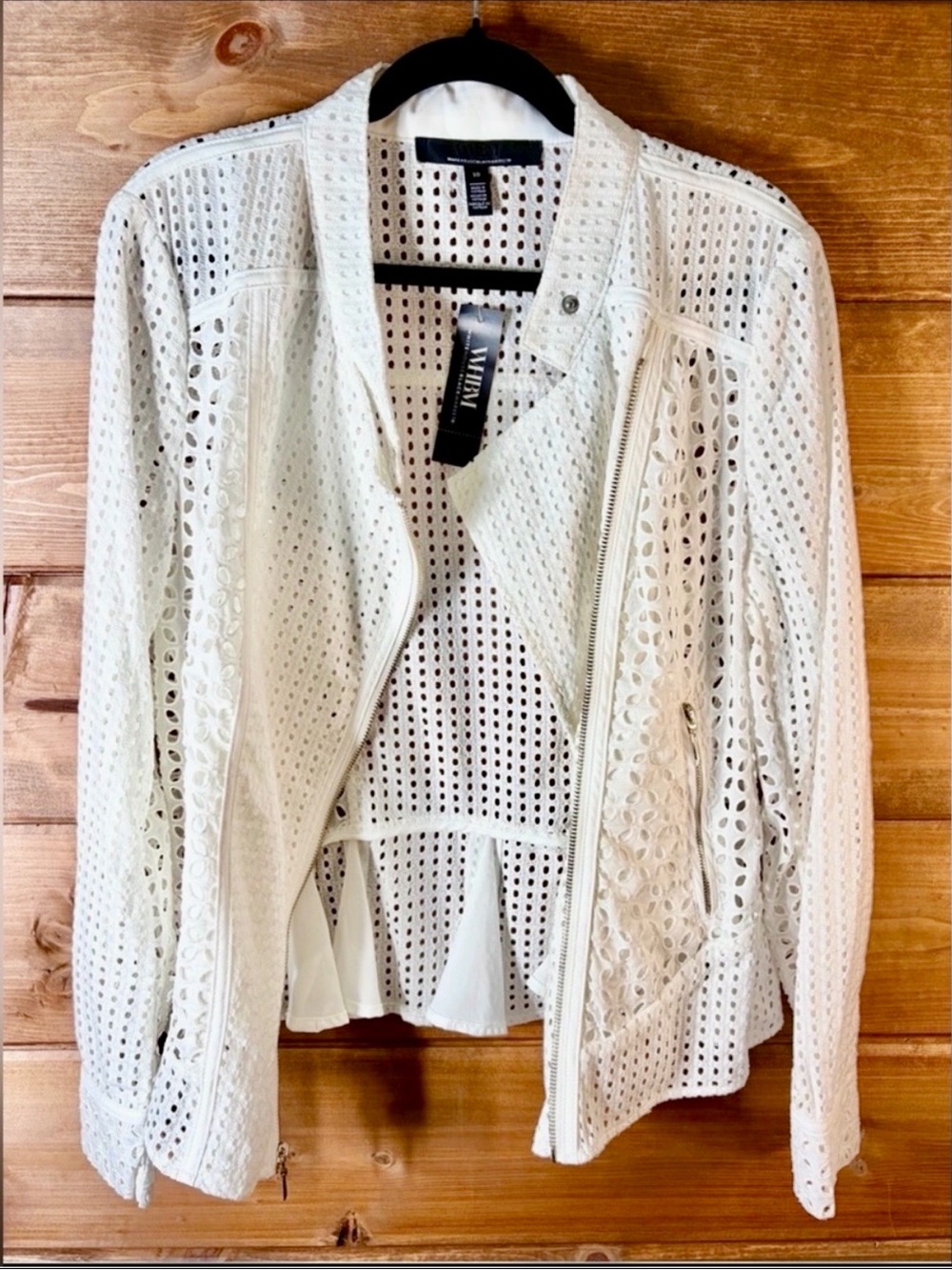 White House Black Market White Eyelet Asymmetrical Moto Jacket Size 10 💕